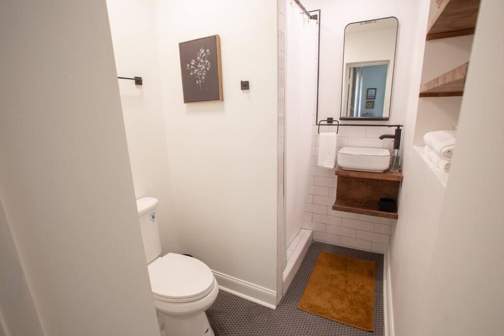 J Birds' Cottage Midtown Мемфіс Екстер'єр фото