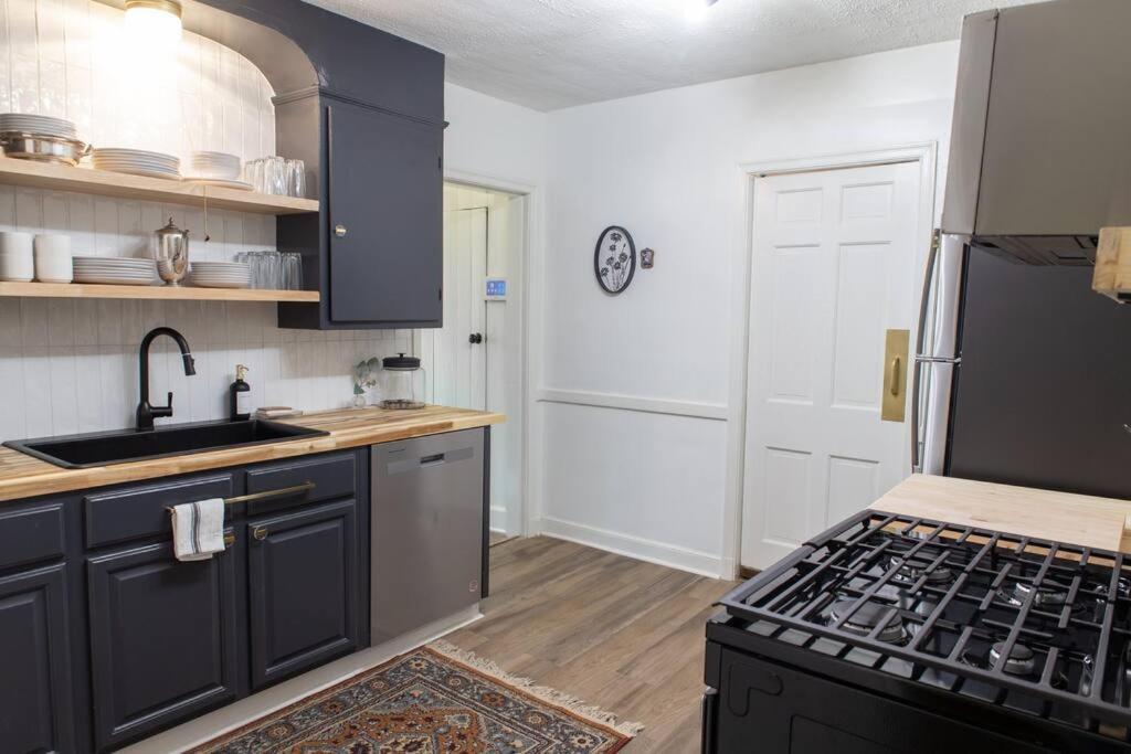 J Birds' Cottage Midtown Мемфіс Екстер'єр фото